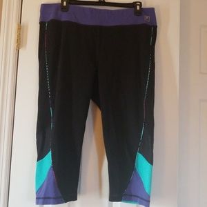 Gently warn ladies Capri workout pants